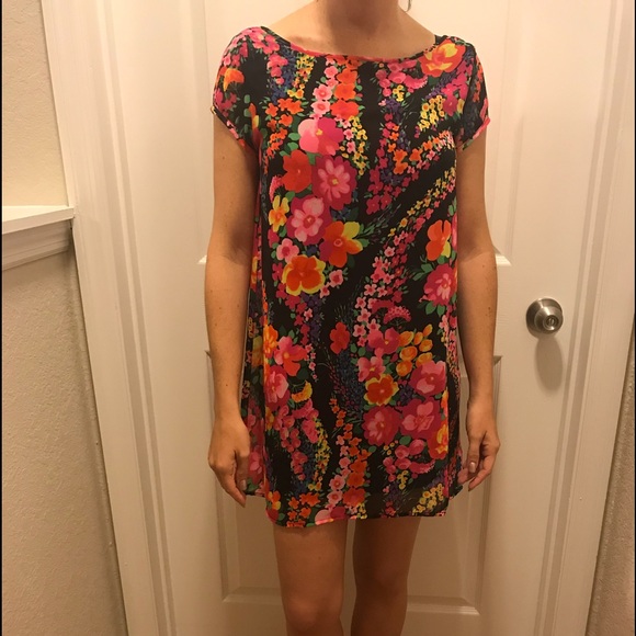 Dress - Picture 5 of 6